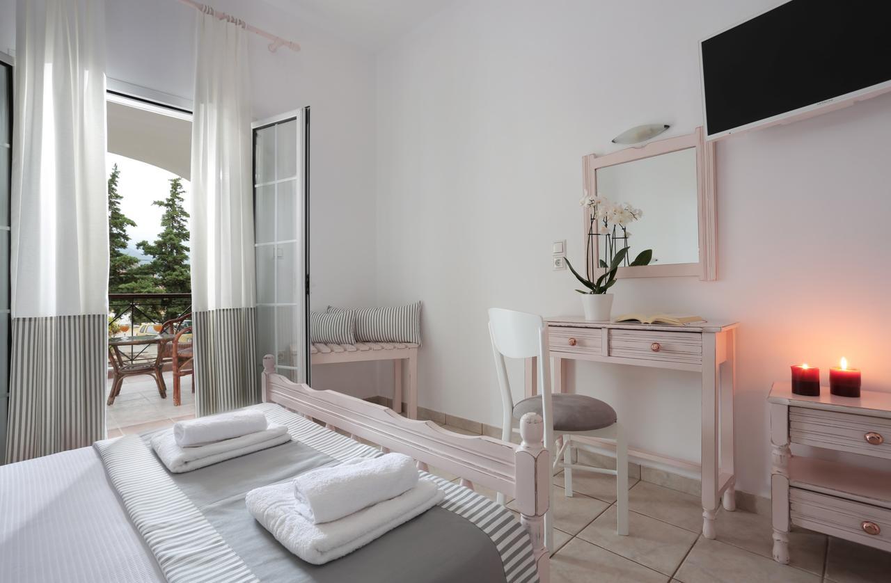 Iris Beach Hotel Monemvasia Bagian luar foto