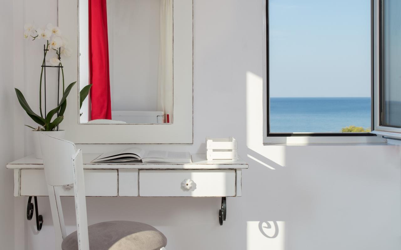Iris Beach Hotel Monemvasia Bagian luar foto