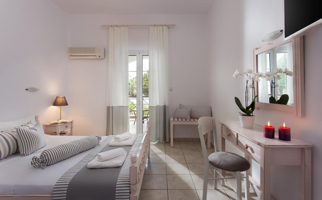 Iris Beach Hotel Monemvasia Bagian luar foto